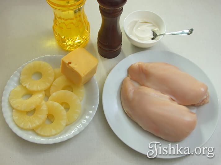 Котлеты из говядины с ананасом, запечённые в духовке - Лайфхакер